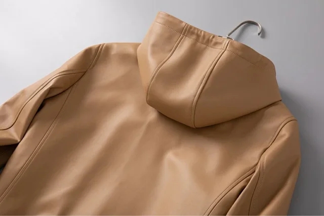 巴宝莉牌女款青果领皮衣的图片,巴宝莉经典款男士休闲皮衣