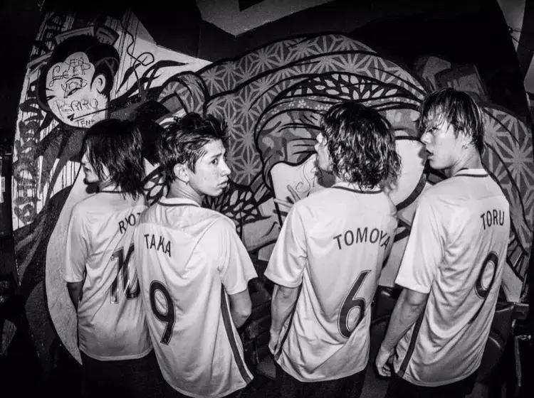 他们号称‘日版*月天五**‘人气爆棚曾吸引艾薇儿合作你听过吗？