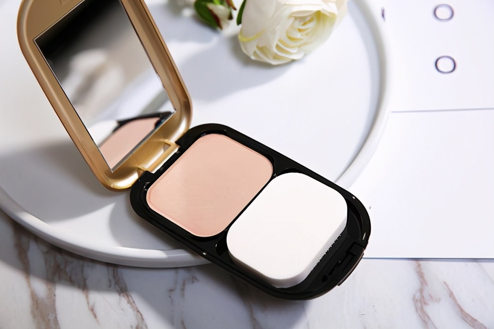 夏天脸部出油小妙招,夏天脸上出油怎么护肤