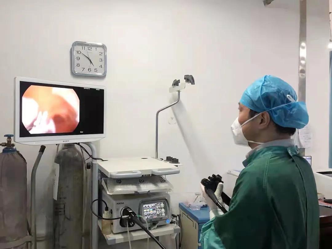 爬着走能治痔疮,睡前一招治痔疮