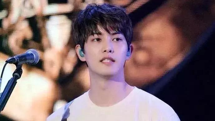 古力娜扎迪丽热巴头型一样吗,古力娜扎迪丽热巴侧脸