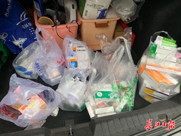 心甘情愿的来到一线加入志愿者,欢迎大家一起加入志愿者服务