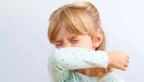 宝宝打喷嚏流鼻涕怎么缓解症状,宝宝打喷嚏流鼻涕是感冒哪个阶段