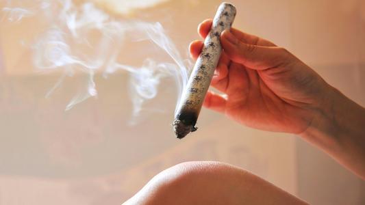 子宫腺肌症挖除病灶手术注意事项,子宫腺肌瘤做消融术还是切除手术