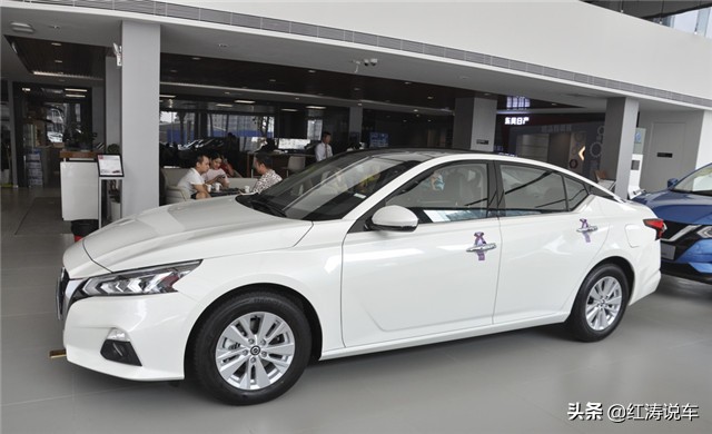 新款天籁还有移动大沙发吗,新款天籁不如老款漂亮