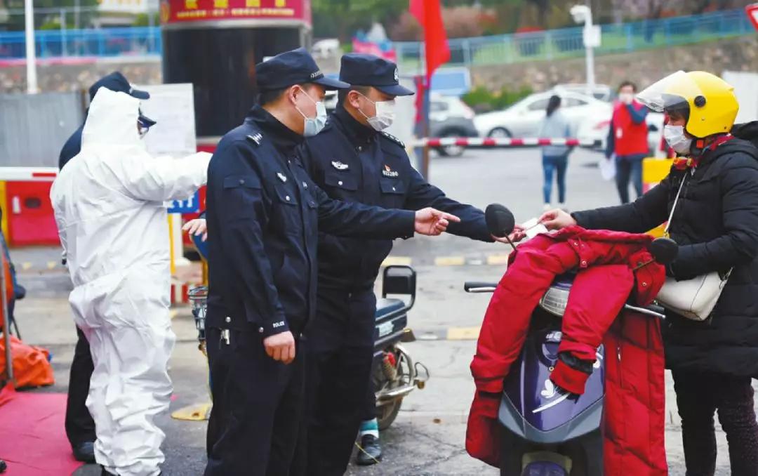 20分钟加50个微信群,我加了好多别人的群能退群吗