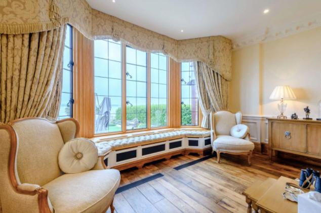 英国爱丁堡豪宅出售,英国海滨别墅