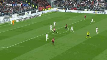 米兰3比0尤文图斯是怎么回事,米兰对尤文4球反超