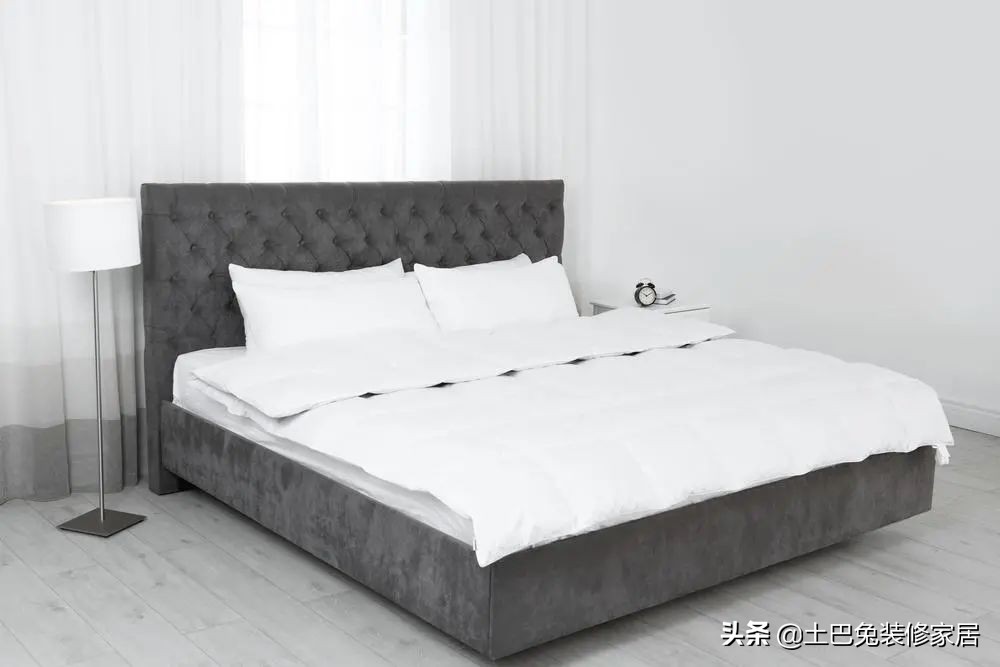 两夫妻的第1套房，榻榻米落灰、冰箱门打不开、下雨地漏反味…