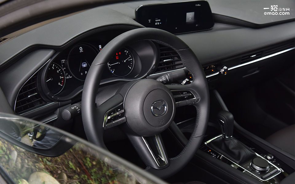 2021马自达3昂克赛拉2.0家用油耗,马自达3昂克赛拉1.5和2.0哪个更好