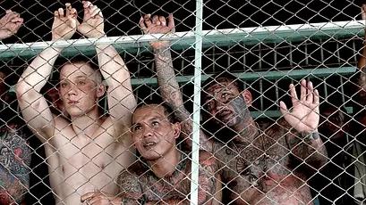 外国人被关泰国监狱电影,英国人被关进泰国监狱电影