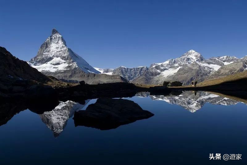 瑞士人竟然这么爱喝，拥有是世界遗产的葡萄园，作业还在靠手工