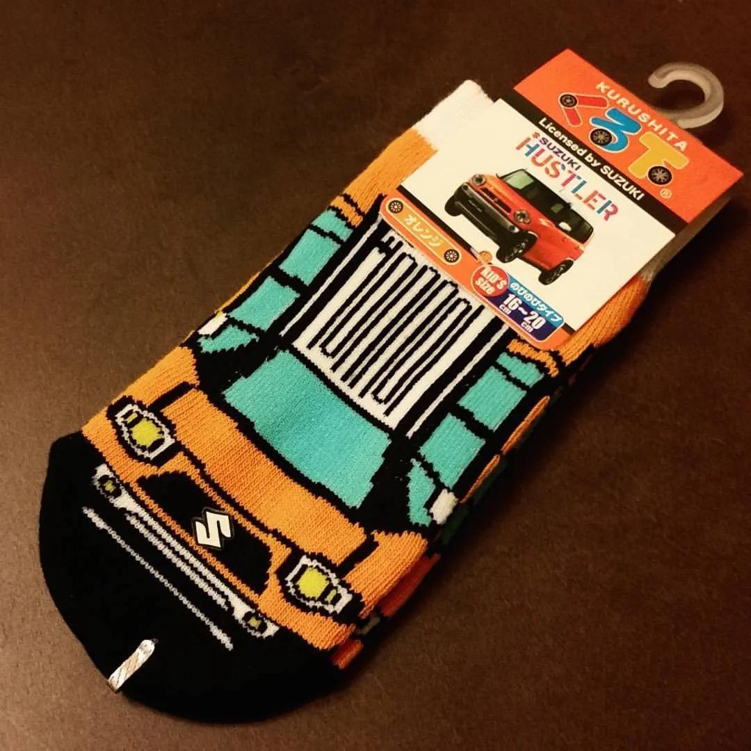 日本玩摩托车人手一辆,日本家庭一人工作养活一家人