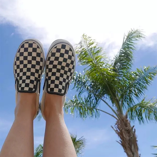 帆布鞋百搭是哪种颜色,帆布鞋经典百搭款