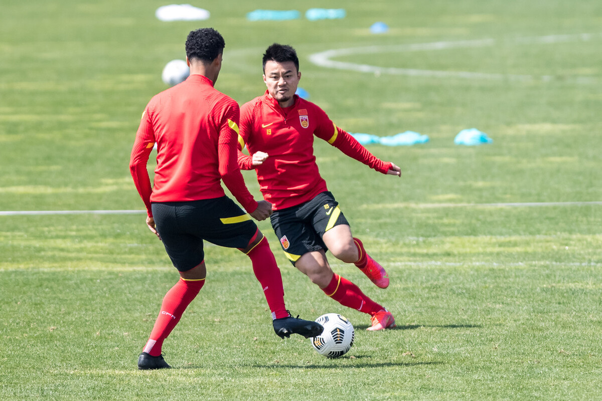 关于足协谴责耐克观点,足协谴责耐克保留处理合同权力