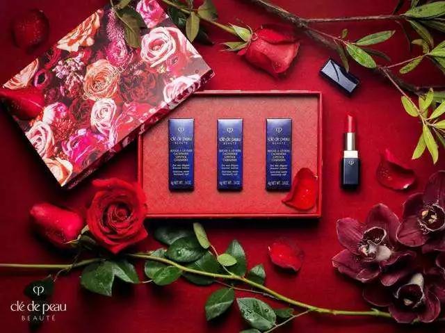 美腻派丨2019日本彩妆护肤圣诞限定套装之CPB（肌肤之钥）