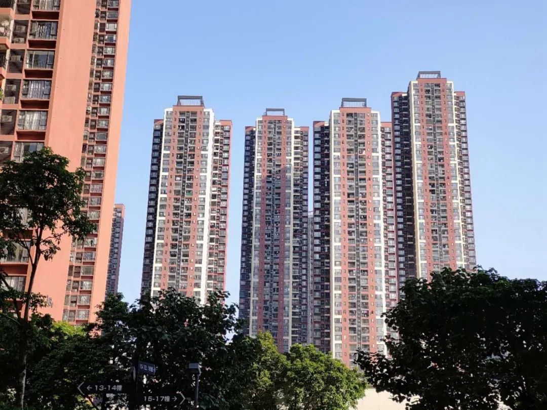 小户型客厅如何布局显宽敞,小户型客厅怎么装修比较显大