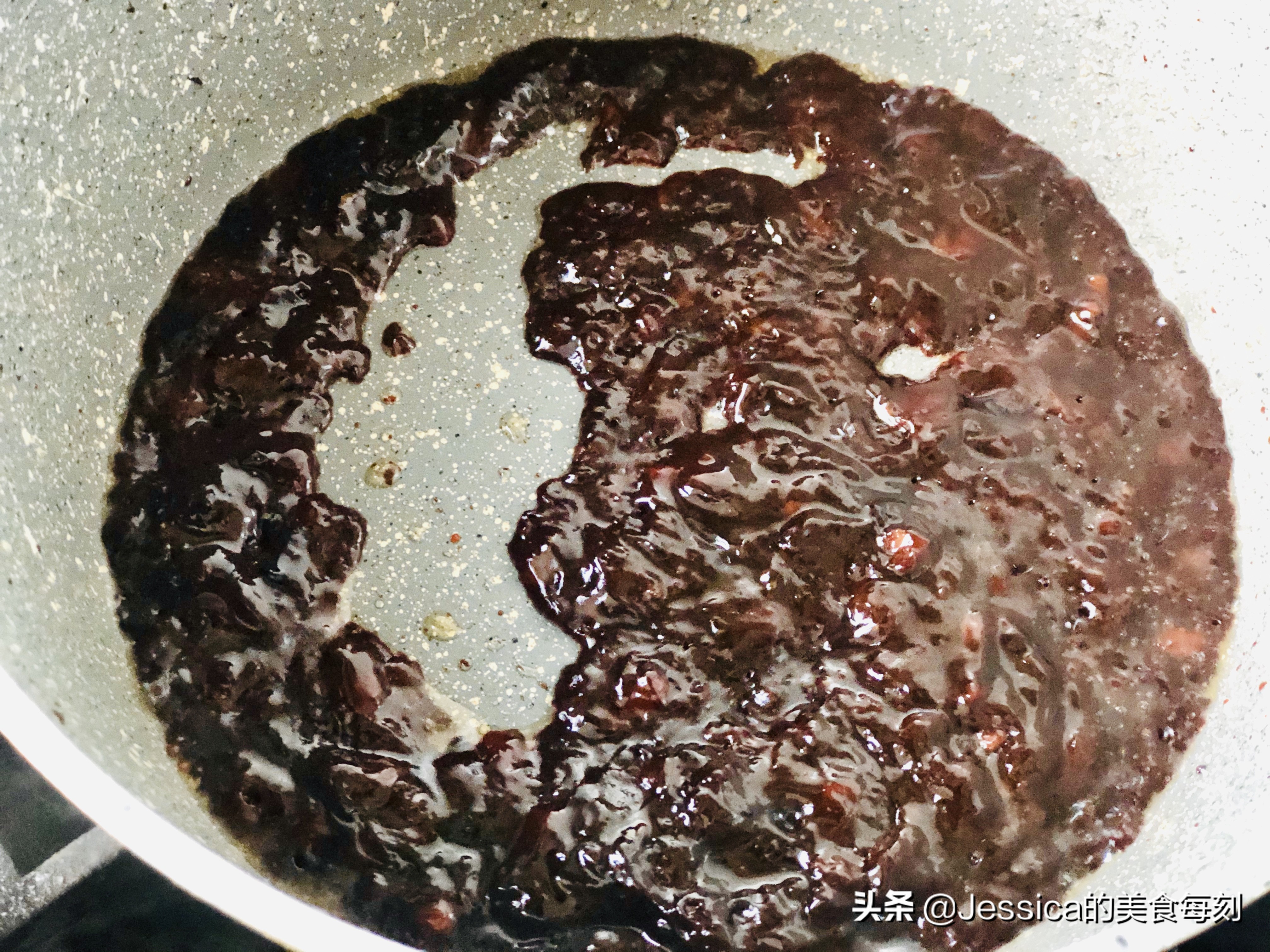 早餐营养食品半成品酱香饼,排队两小时的面有多好吃