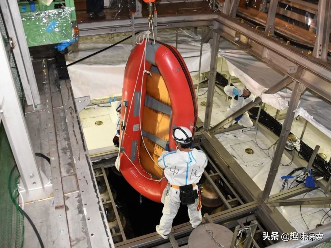 为了捕捉号称“隐形人”粒子，超级K内装满超纯水，能溶解金属