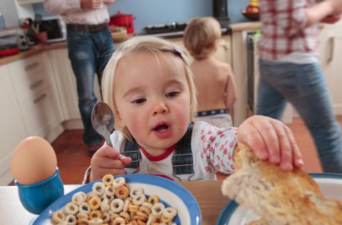 头发干枯毛躁怎么保养缺啥维生素,头发发黄什么原因该补什么维生素