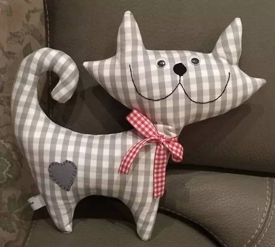 家里的玩偶、抱枕统统不用买，两块布就能缝，布艺手工附教程