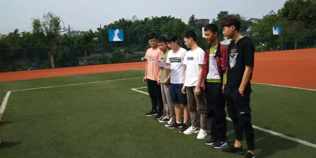 三尺讲台书写桃李芬芳,三尺讲台书写青春芳华