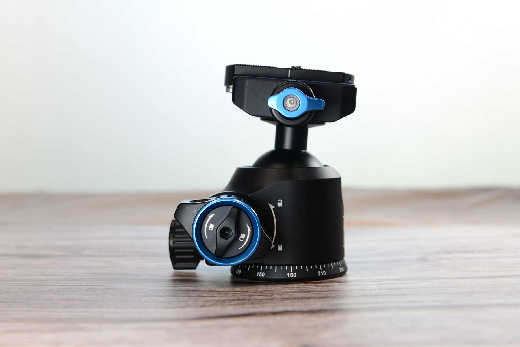 摄影好帮手,思锐便携碳纤维三脚架