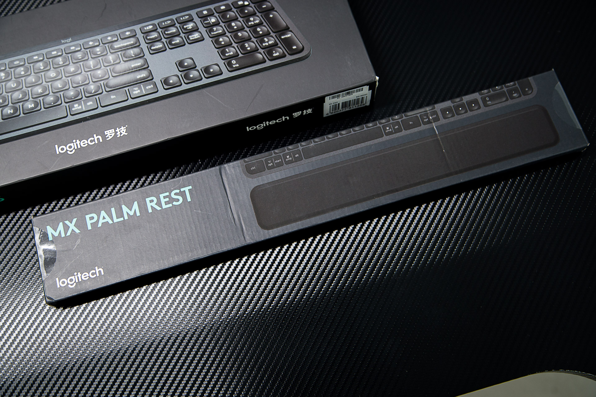 罗技mxmaster2s和3,罗技MXKeys无线键盘