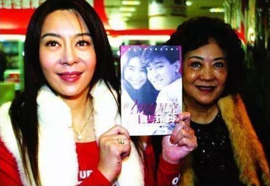 “天王”刘德华：经历了3段感情，最后为何选择朱丽倩？