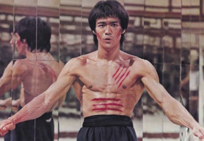 世界最强的拳王泰森,世界上最完美的肌肉李小龙