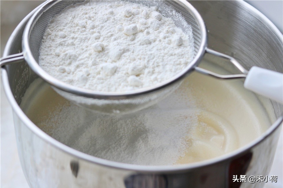 不塌陷小蛋糕做法,怎么做简易蛋糕无奶油也不用烤箱