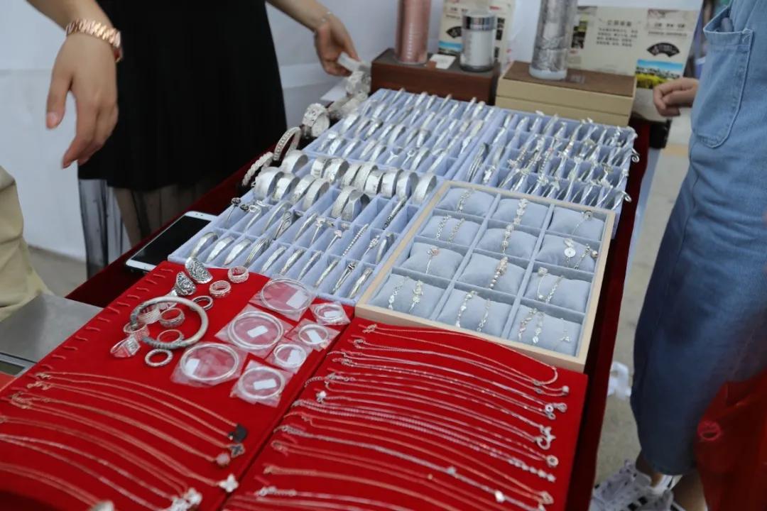 贵阳潮人为何扎推前往这里吃喝玩乐购?速戳