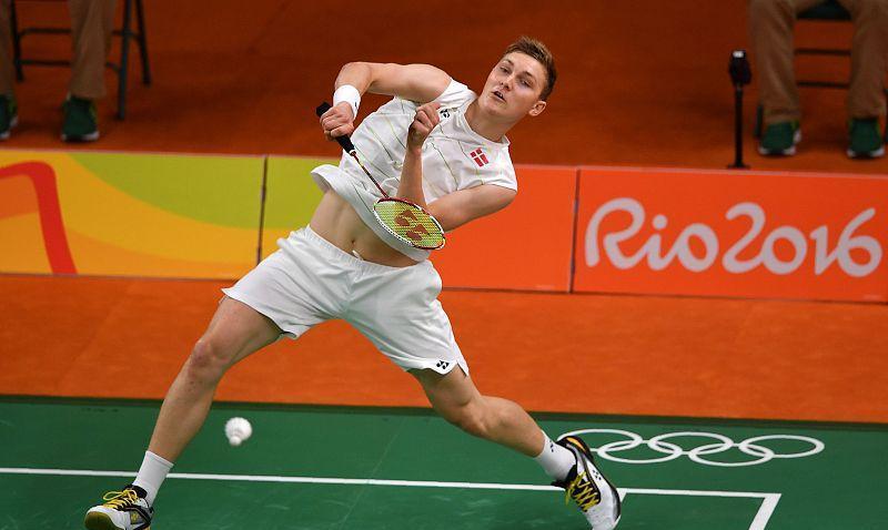 如何纠正高远球发力动作大,后场两个点高远球练习方法