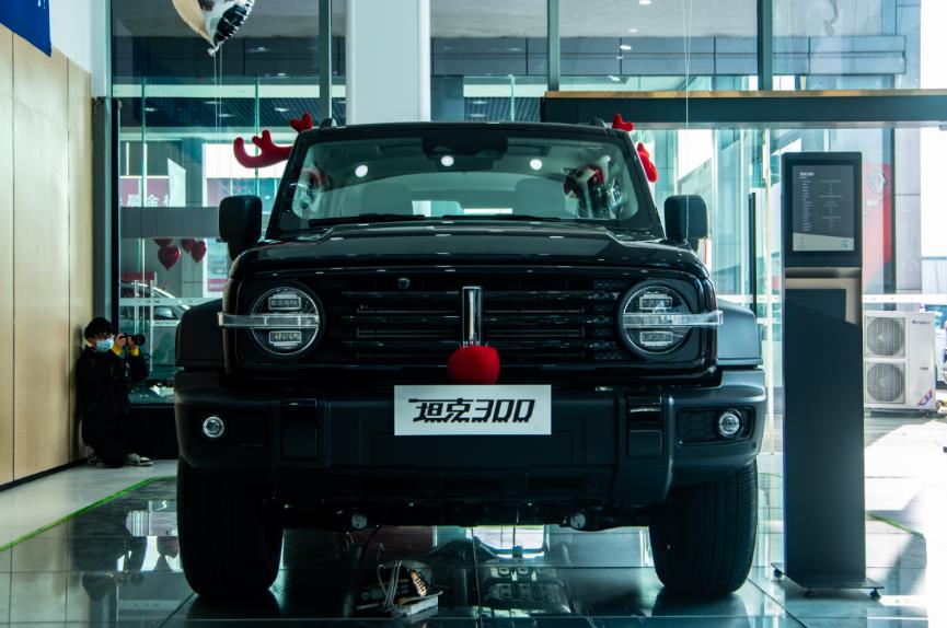 探店坦克300,最新款坦克300拖车