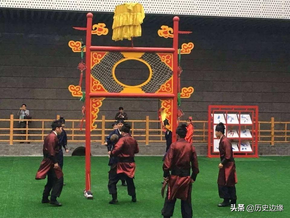 足球起源于英国哪个朝代,足球起源于哪个国家足球