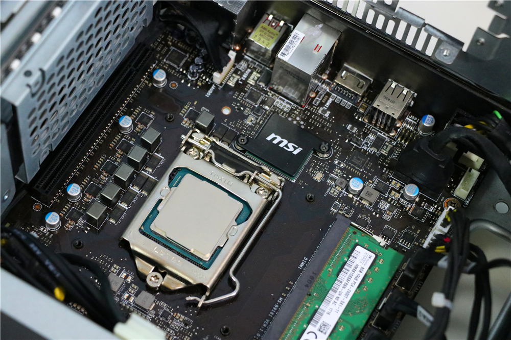 全套定制，吃鸡办公无所不能，微星宙斯盾3深度体验