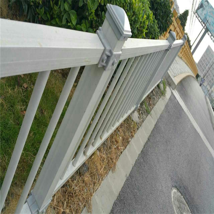 梧州玻璃钢护栏厂家直销价,盘锦新型玻璃钢污水池护栏