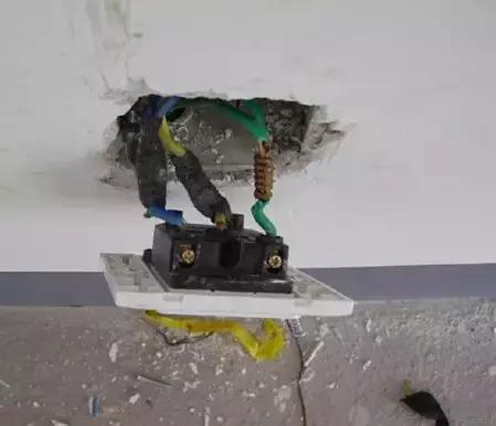 新手电工怎样学习水电,30年老电工接线这波操作才叫专业