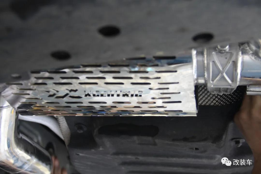 奔驰amgc63v8,6.2升v8奔驰c63加速