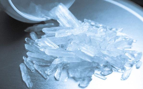 经常吸毒的人身上有什么味道,闻毒品气味有害吗