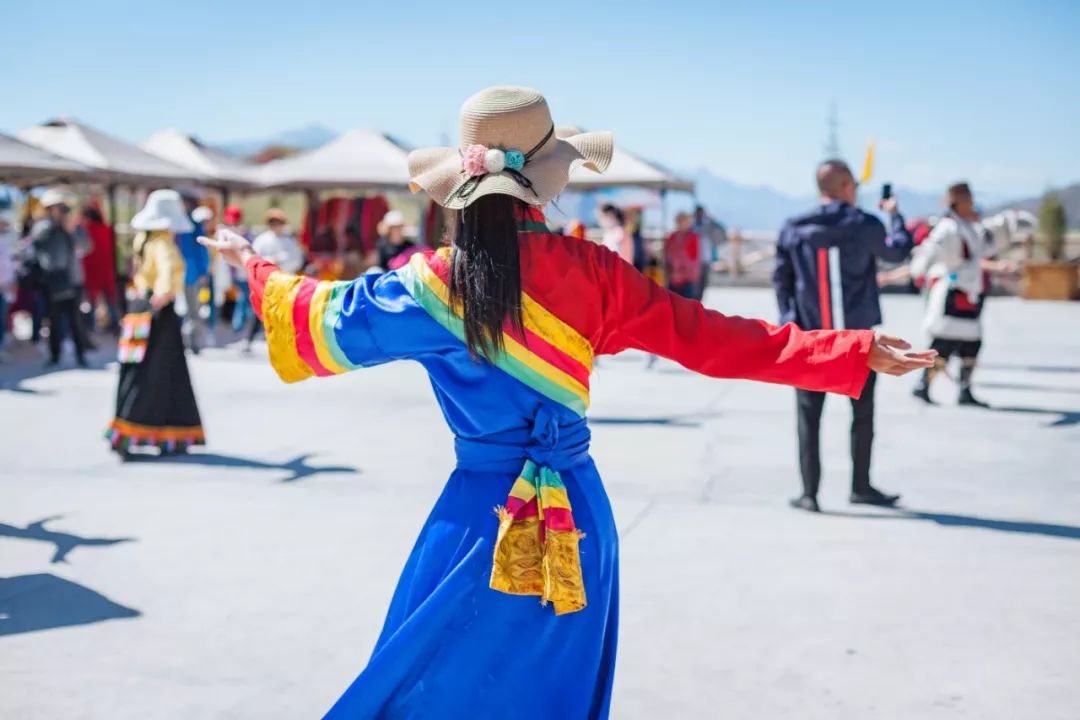 只要你面朝青海湖，八月依旧春暖花开