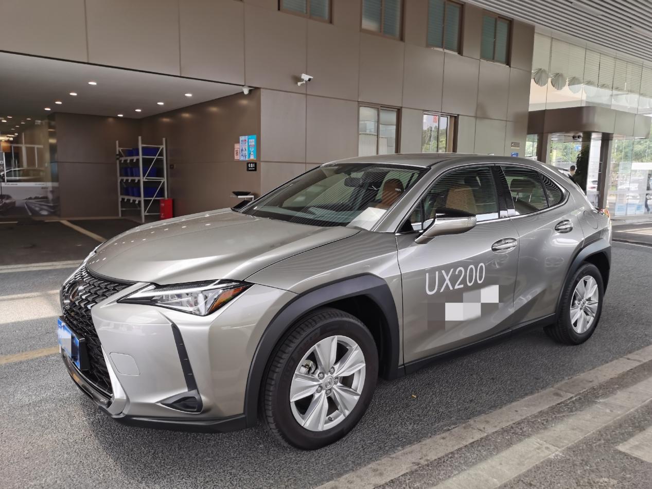 雷克萨斯ux200软包,雷克萨斯16款es200酒红云母色