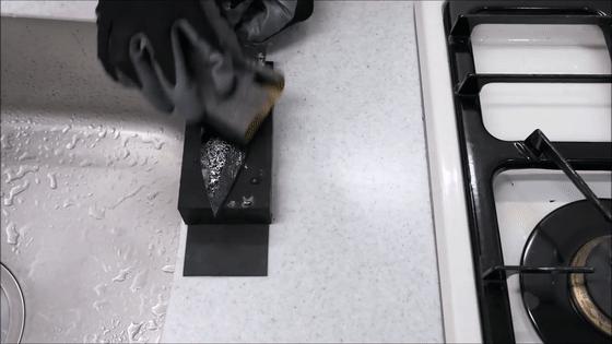 指甲盖做钻戒,日本男子收集指甲制成求婚戒指