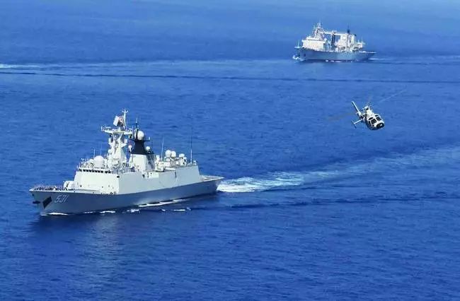 致敬海军前辈完整视频,致敬海军老兵