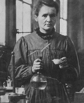 她两获诺贝尔奖，被骂“荡妇”，亲上前线帮助100万士兵