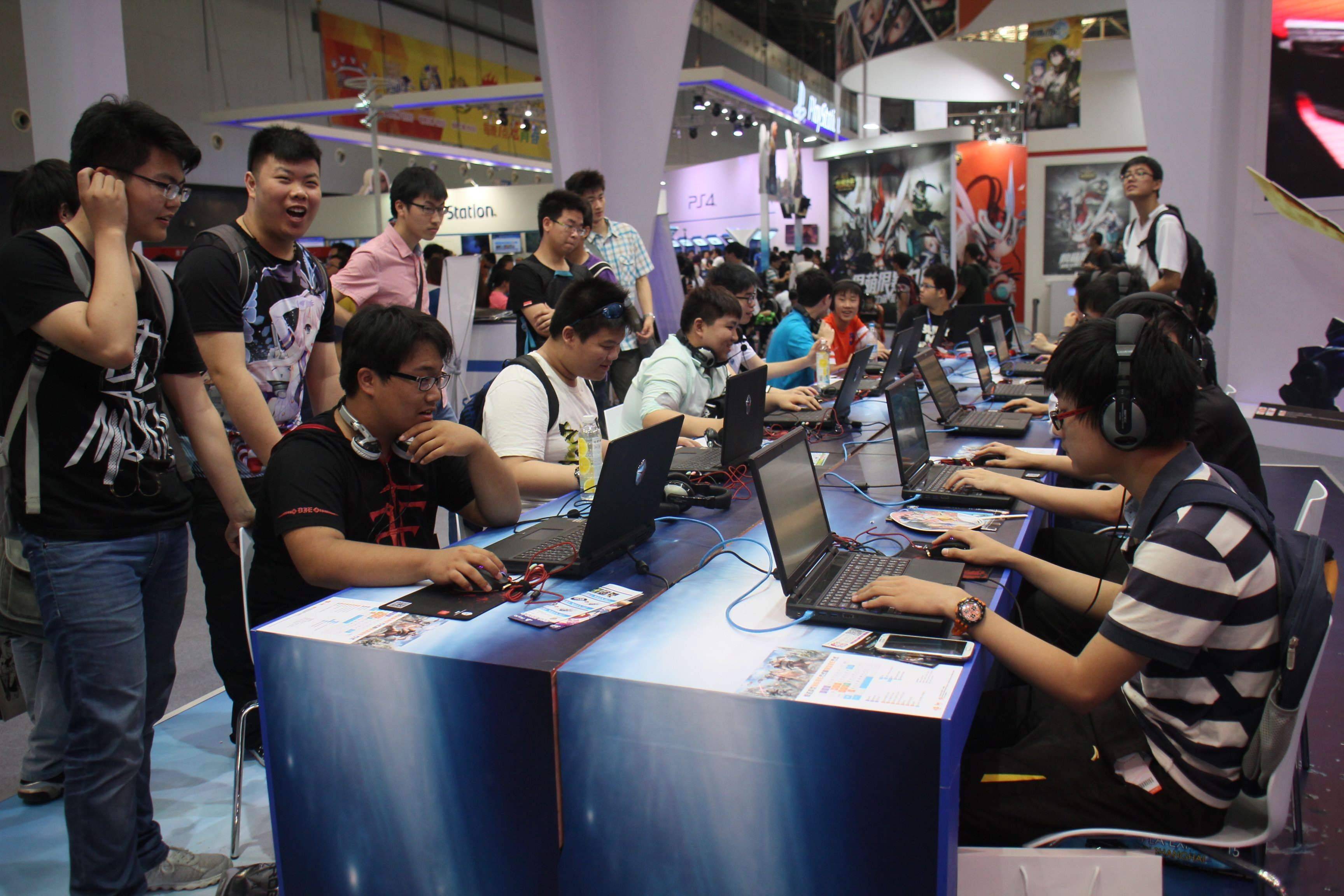 中国电竞和韩国电竞的区别,在中国电竞比足球更受欢迎