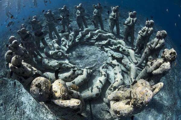 兵马俑坑内雕塑介绍,墨西哥海底发现兵马俑