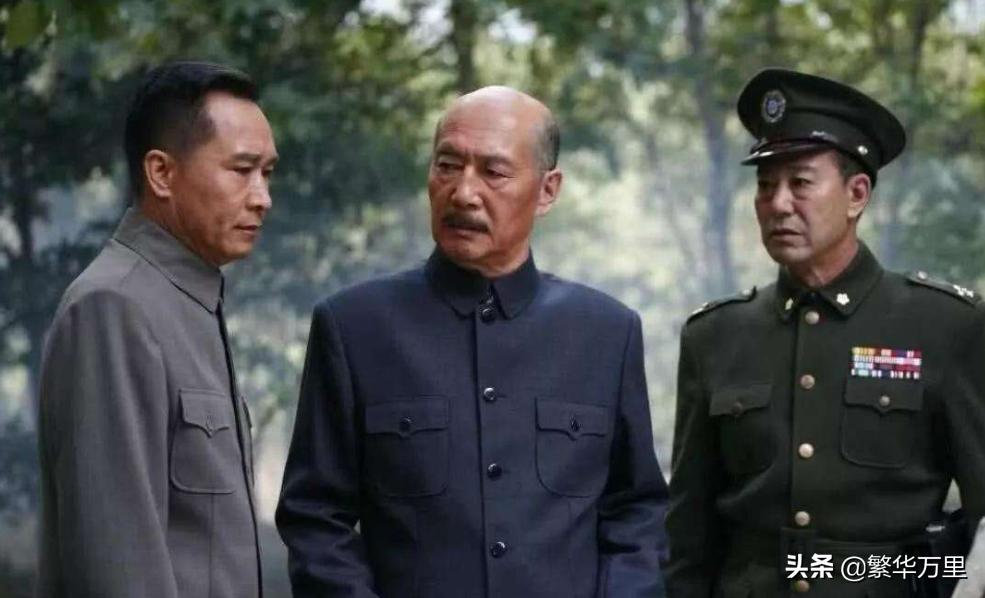 隐形将军韩练成，立了奇功，1950年才入*党**，为何授予中将？