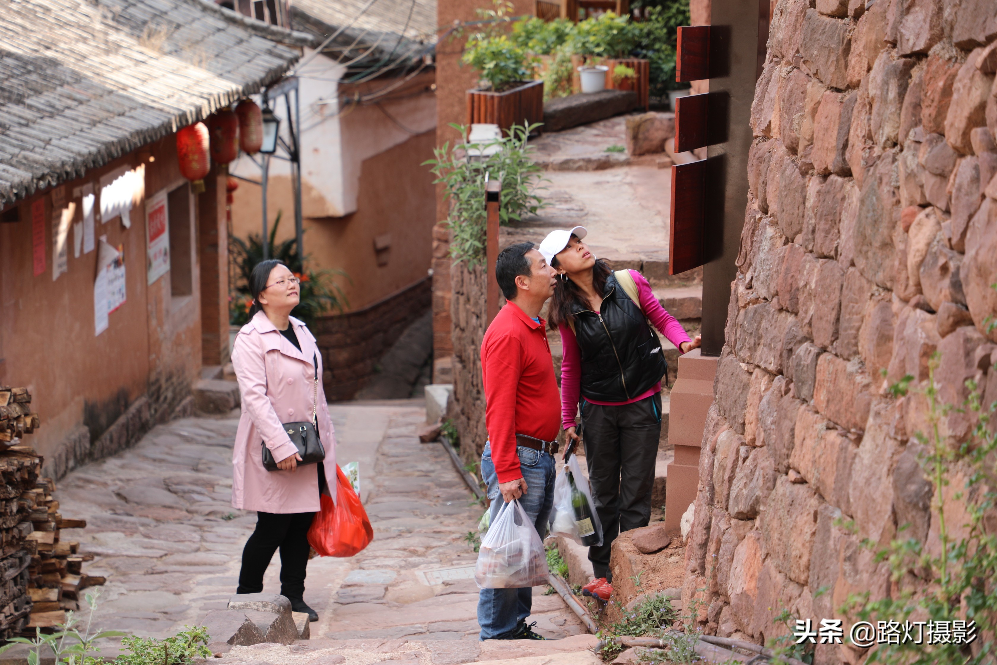老年低价旅游购物团,旅游团有必要购物吗