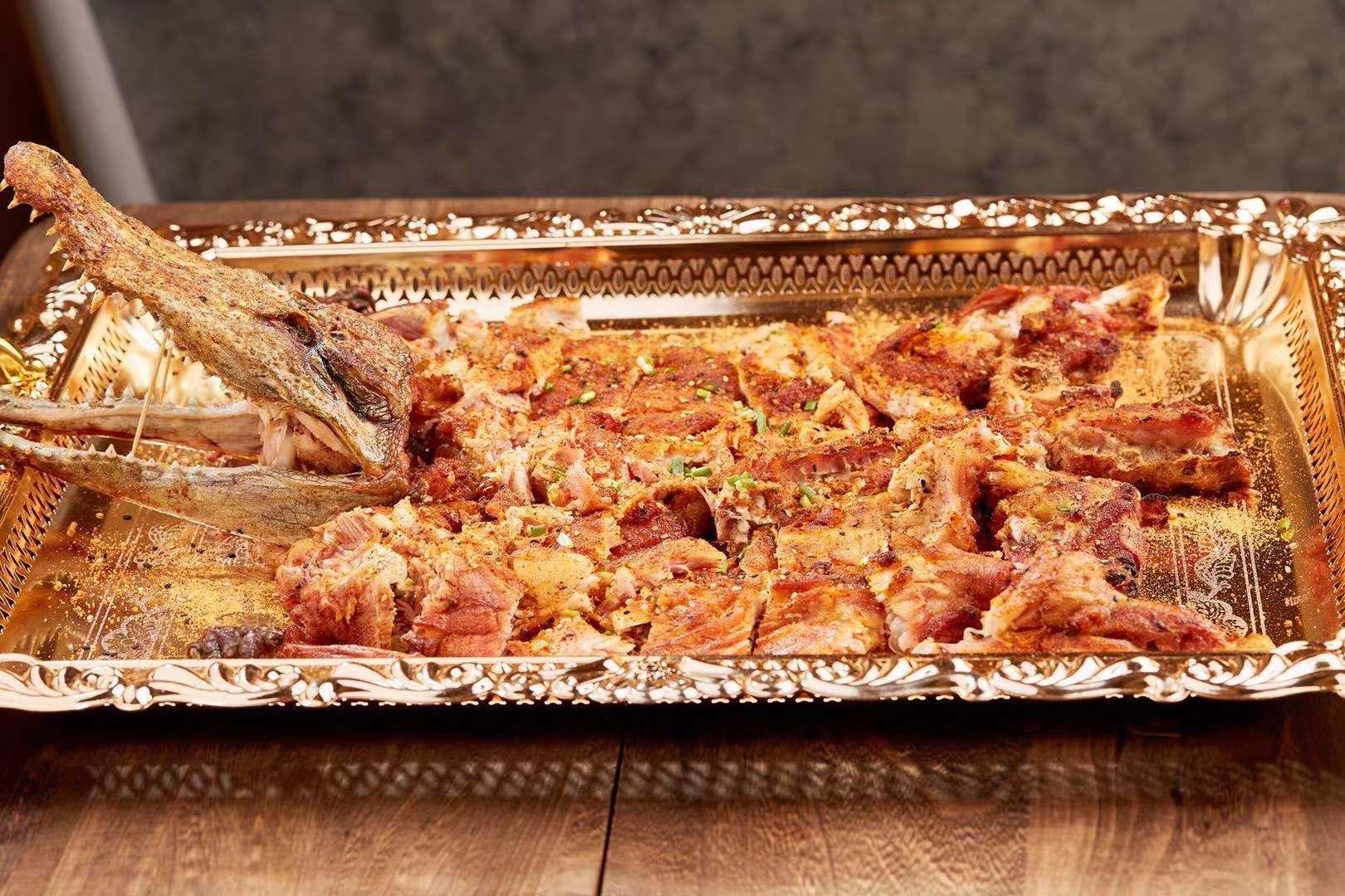 鳄鱼、牛头、天鹅成了武汉新美食，肥仔•部落食代已经来袭